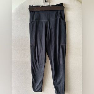 NWOT- Girlfriend Collective- 7/8 High Rise Pocket Leggings- Size XS